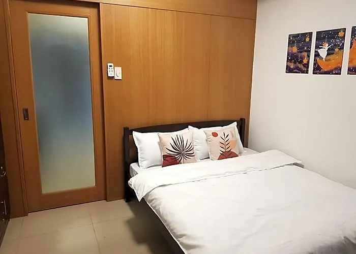 Newly Renovated Shell Residences Mall Of Hotel 4*